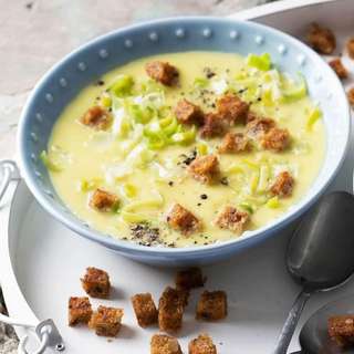 Kartoffel-Lauch-Suppe mit Brotcro&ucirc;tons